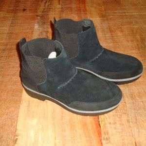 UGG Kress Ankle Boot Black Sz 10 EUC!
